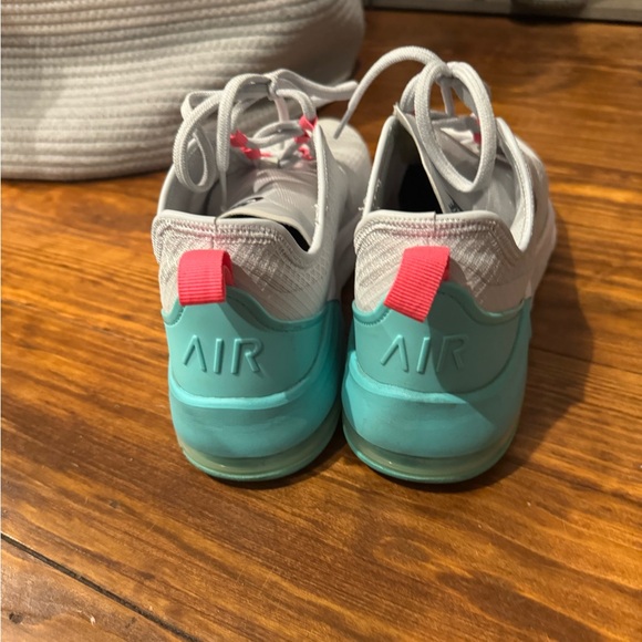 Nike Air Max Motion 2 Gray - Picture 2 of 5